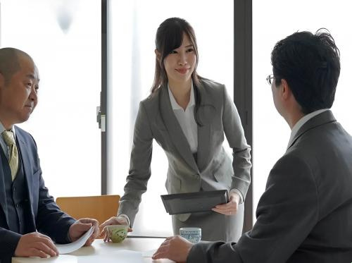 La secretaria putita de mi pareja